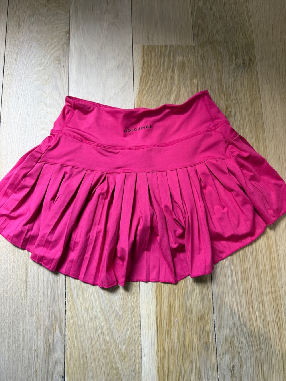 GoldHinge Active Pleated Tennis Skirt in Bright Pink EUC